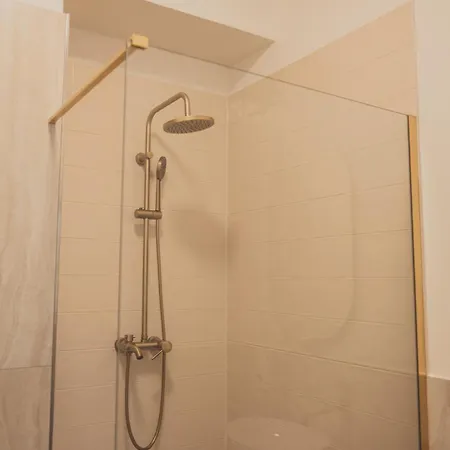 Apartman Ollies A Saunia S Voucherem Na Snidani Az Pro 6 Osob Ostrava Exteriér fotografie