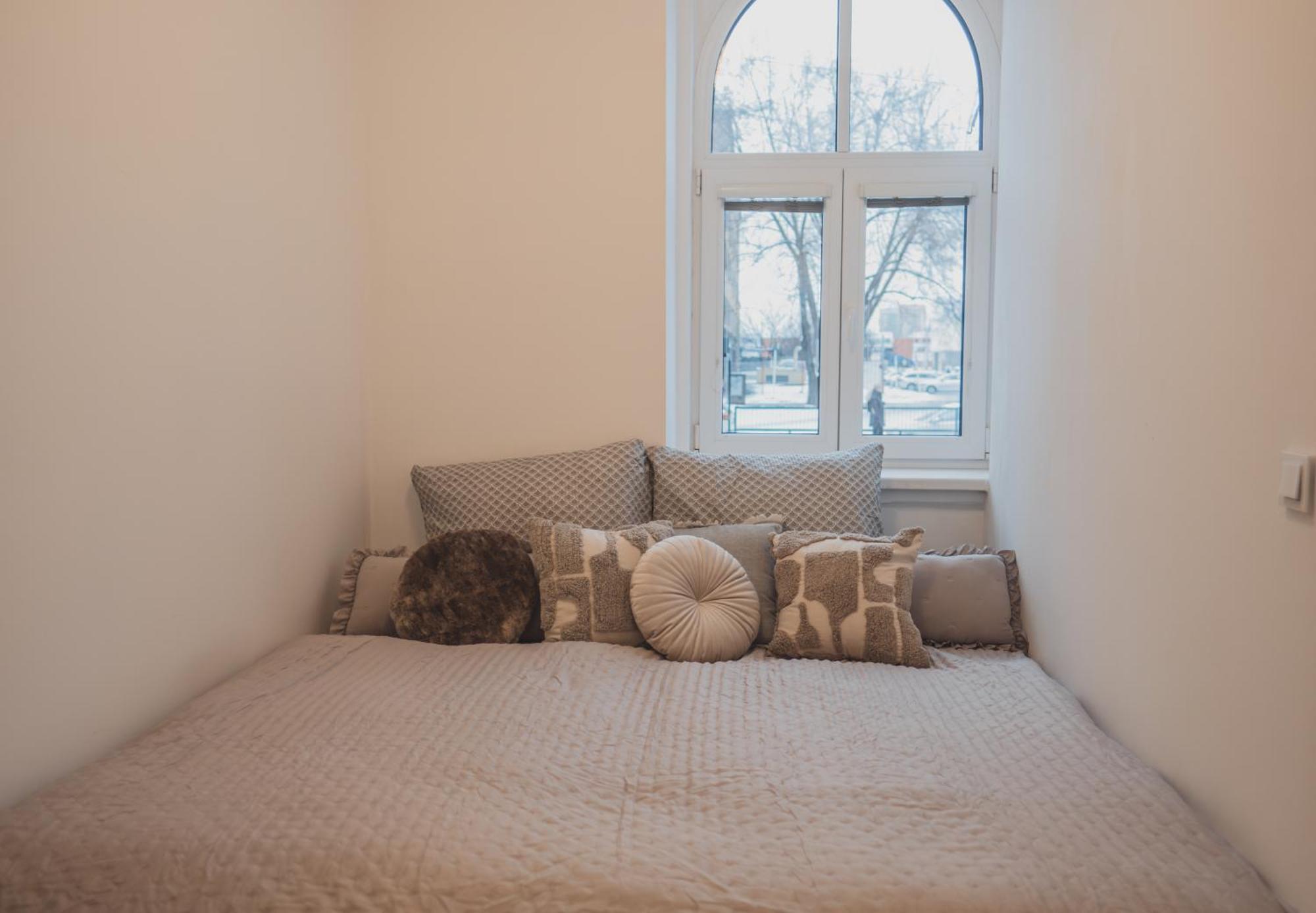 Ollies A Saunia S Voucherem Na Snidani Az Pro 6 Osob Apartment Ostrava
